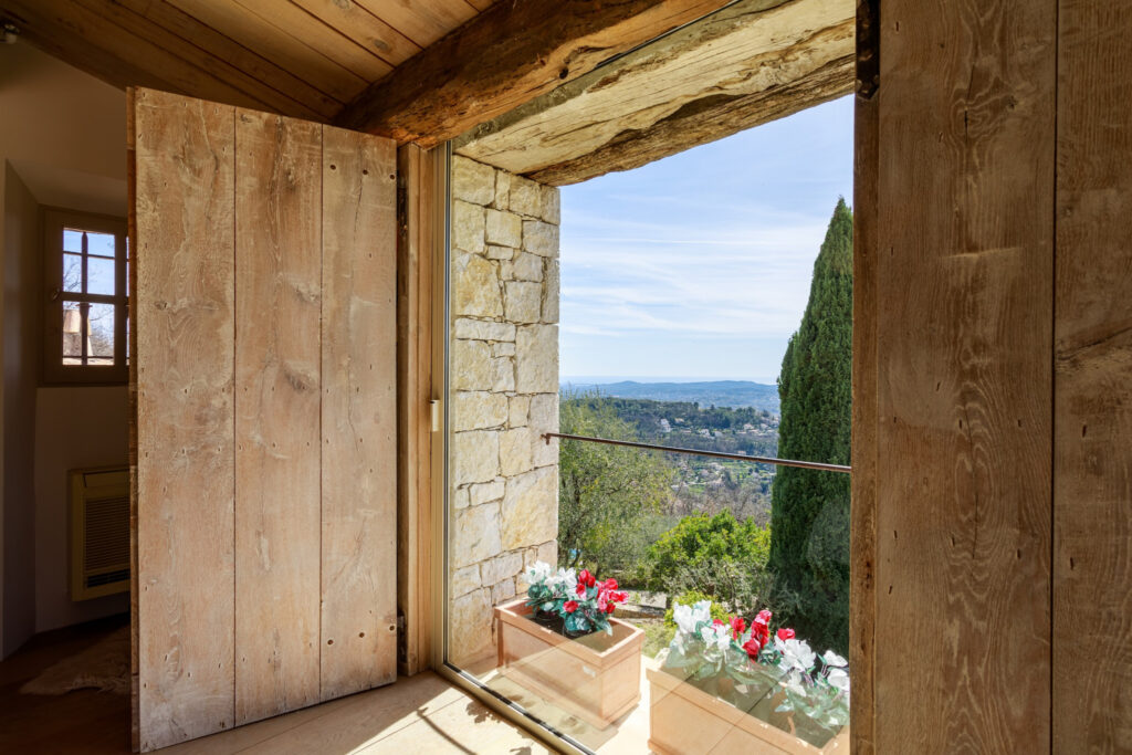 SOMPTUEUSE PROPRIETE EN PIERRES AVEC VUE PANORAMIQUE EPOUSTO – 7 pièces – 4 chambres – 380 m²