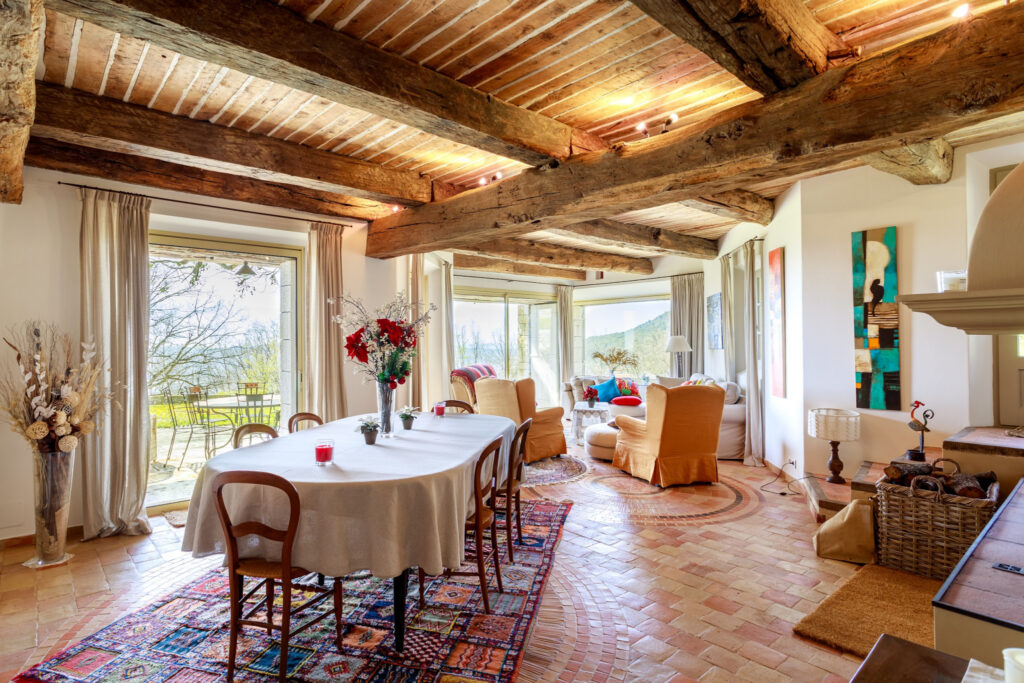 SOMPTUEUSE PROPRIETE EN PIERRES AVEC VUE PANORAMIQUE EPOUSTO – 7 pièces – 4 chambres – 380 m²