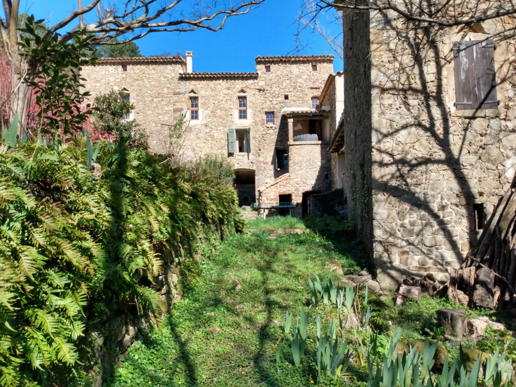 Authentique mas en pierre avec vue sur le massif Cévenol – 13 pièces – 3 chambres – 400 m²