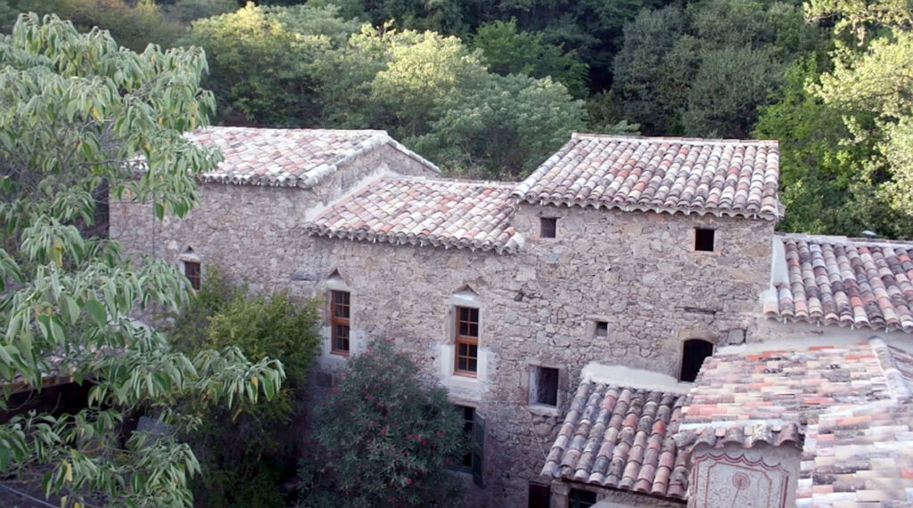 Authentique mas en pierre avec vue sur le massif Cévenol – 13 pièces – 3 chambres – 600 m²
