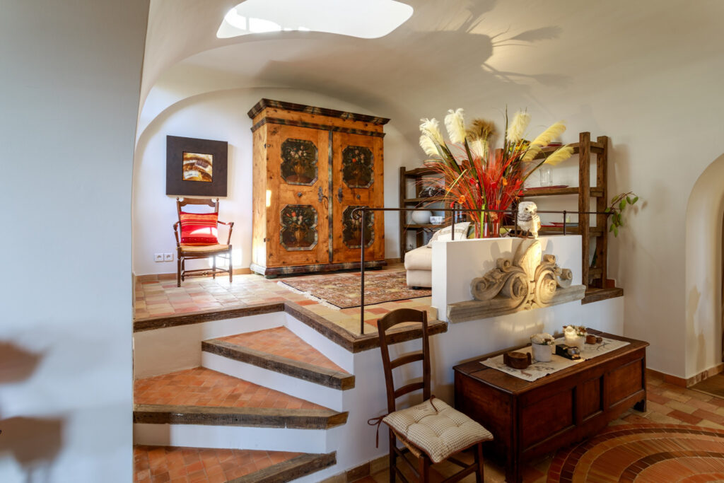 SOMPTUEUSE PROPRIETE EN PIERRES AVEC VUE PANORAMIQUE EPOUSTO – 7 pièces – 4 chambres – 380 m²