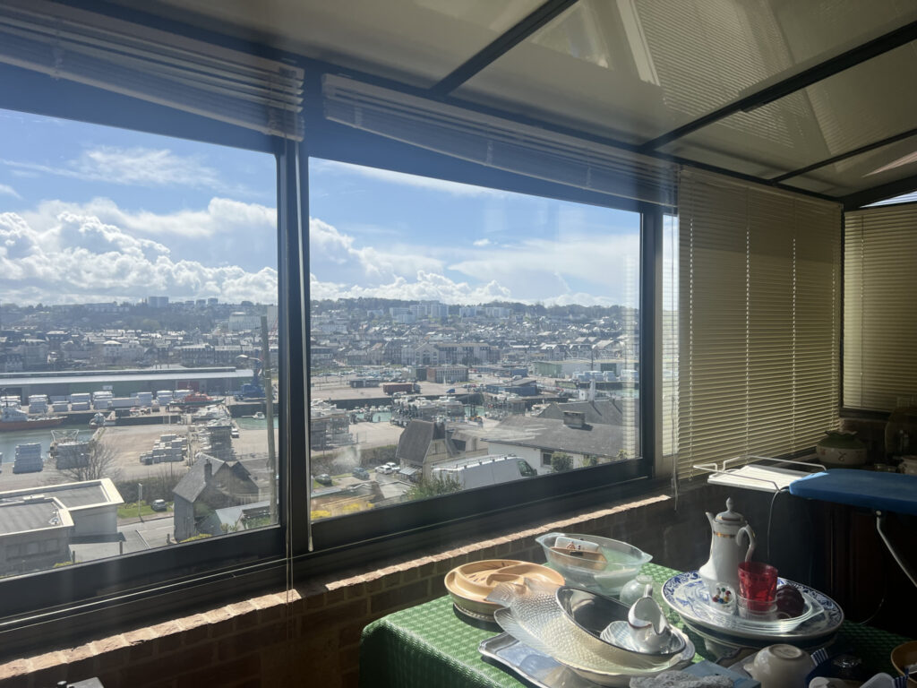 A vendre maison d’habitation vue port, T4 , double garage, j – 4 pièces – 3 chambres – 103 m²