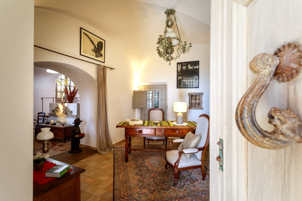 SOMPTUEUSE PROPRIETE EN PIERRES AVEC VUE PANORAMIQUE EPOUSTO – 7 pièces – 4 chambres – 380 m²