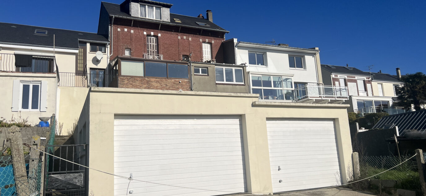 A vendre maison d’habitation vue port, T4 , double garage, j – 4 pièces – 3 chambres – 103 m²