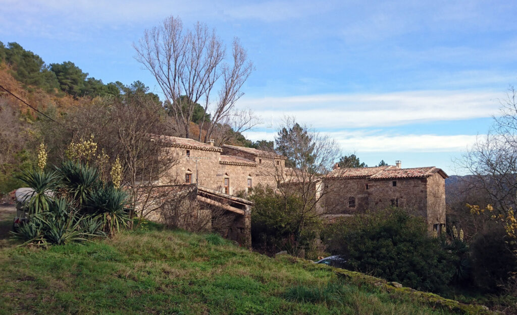 Authentique mas en pierre avec vue sur le massif Cévenol – 13 pièces – 3 chambres – 400 m²