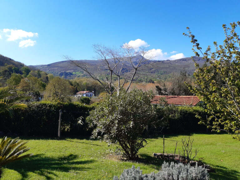 PROPRIETE FAMILIALE DE 3 MAISONS – 11 pièces – 8 chambres – 290 m²