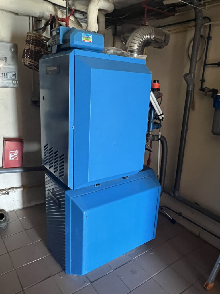 A vendre maison d’habitation vue port, T4 , double garage, j – 4 pièces – 3 chambres – 103 m²