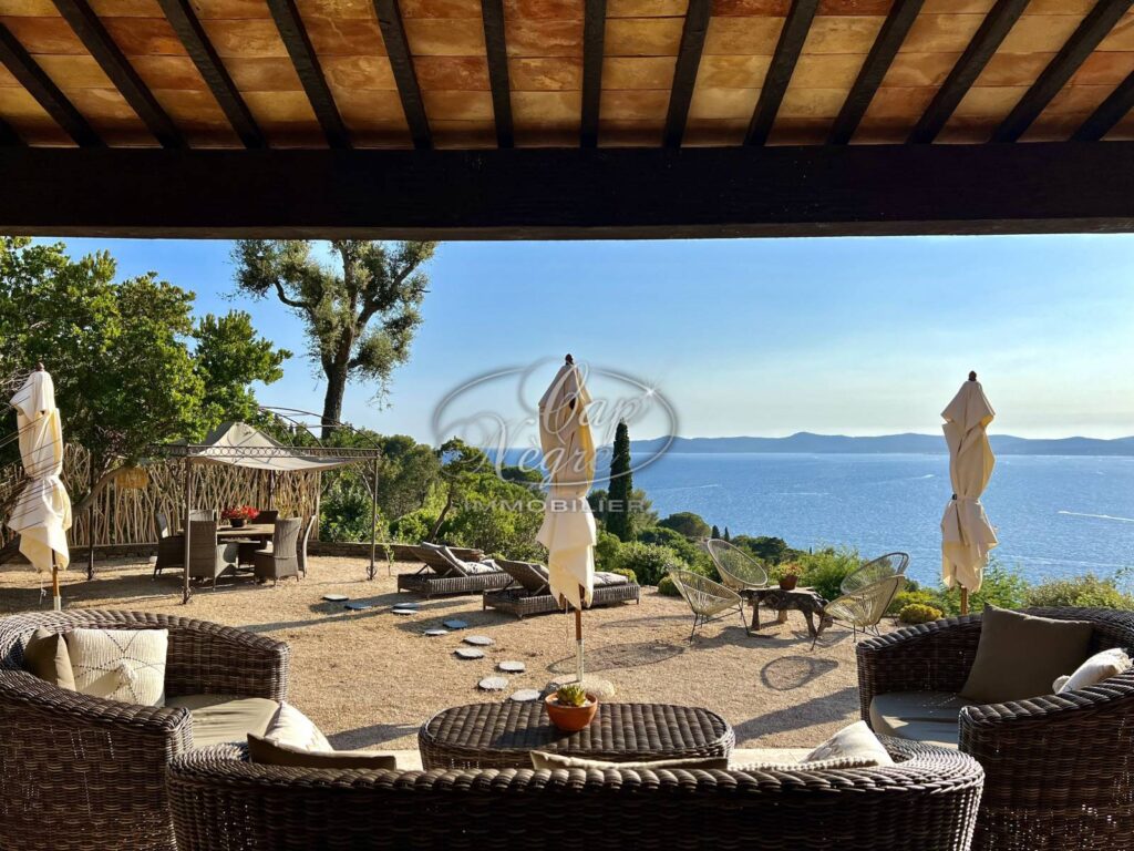 DOMAINE DU CAP NÈGRE – RARE – PROPRIETE VUE MER – NR pièces – NR chambres – 210 m²