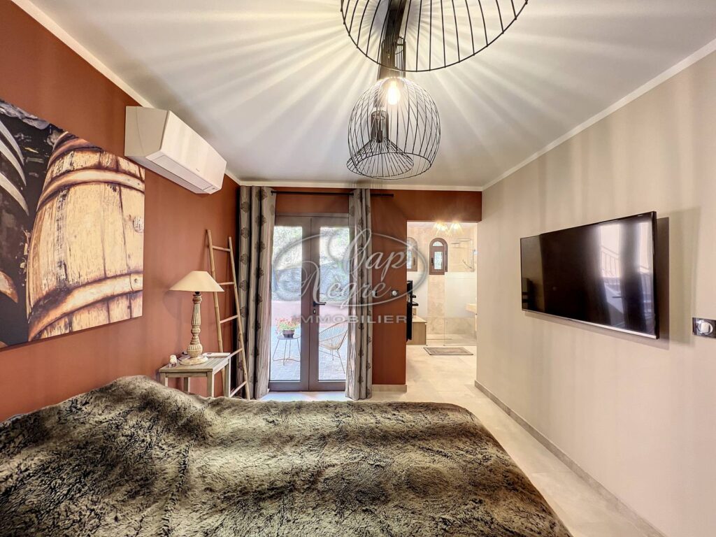 DOMAINE DU CAP NÈGRE – RARE – PROPRIETE VUE MER – NR pièces – NR chambres – 210 m²