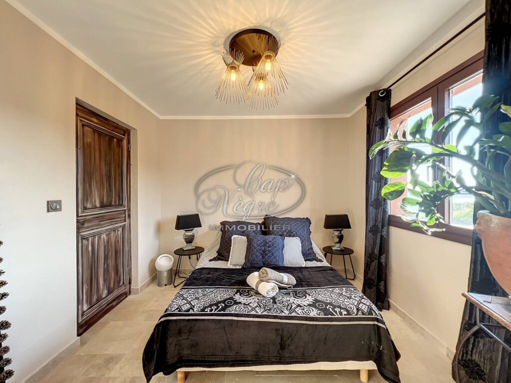 DOMAINE DU CAP NÈGRE – RARE – PROPRIETE VUE MER – NR pièces – NR chambres – 210 m²