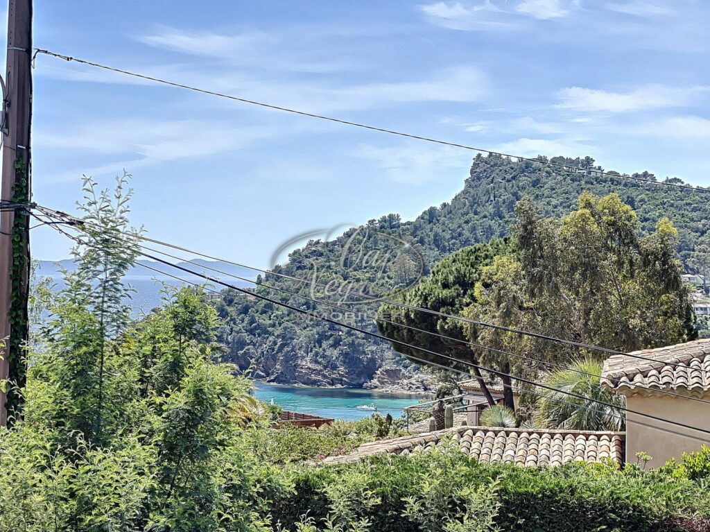 RAYOL CANADEL – MAISON A TERMINER – NR pièces – NR chambres – 160 m²