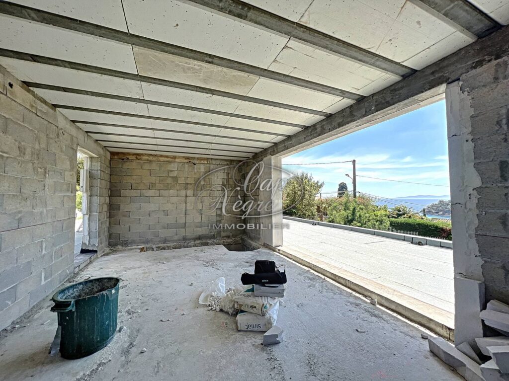 RAYOL CANADEL – MAISON A TERMINER – NR pièces – NR chambres – 160 m²