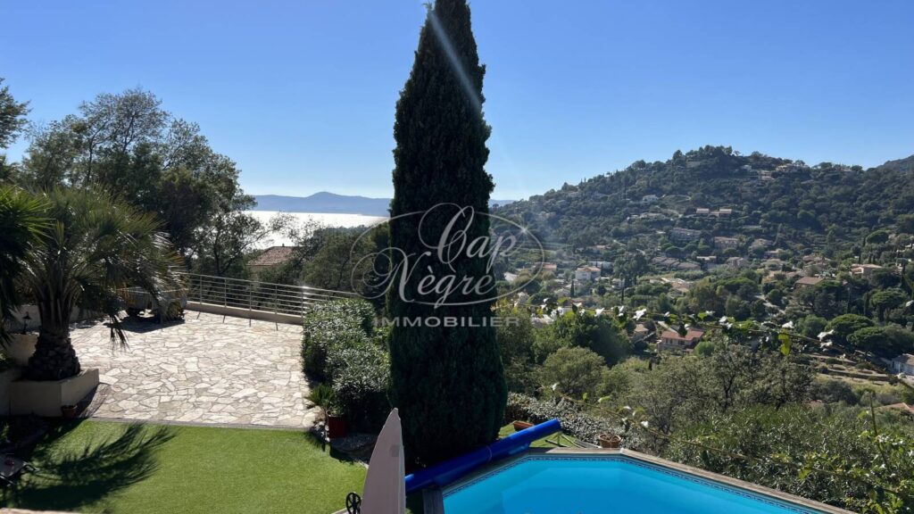 maison sur terrain de plus de 1500 m2 quartier AIGUEBELLE – SITUATION PRIVILÉGIÉE – 6 pièces – NR chambres – 152 m²