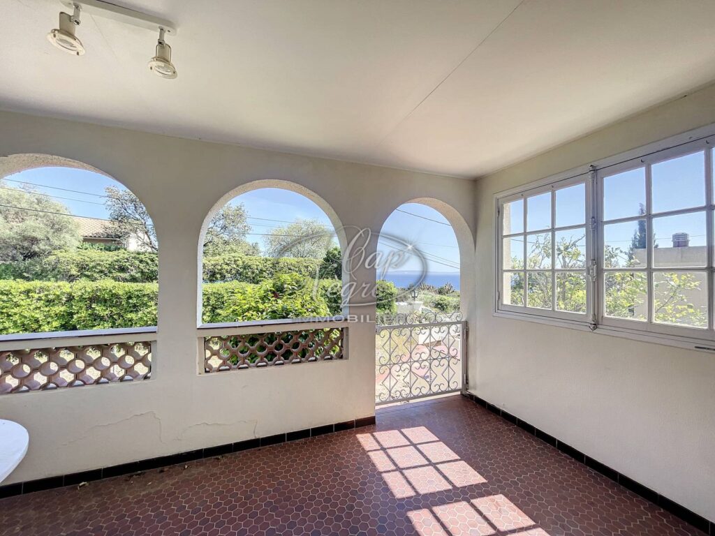 RAYOL CANADEL SUR MER – MAISON DE CHARME – NR pièces – 5 chambres – 181 m²