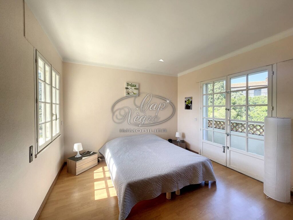 RAYOL CANADEL SUR MER – MAISON DE CHARME – NR pièces – 5 chambres – 181 m²