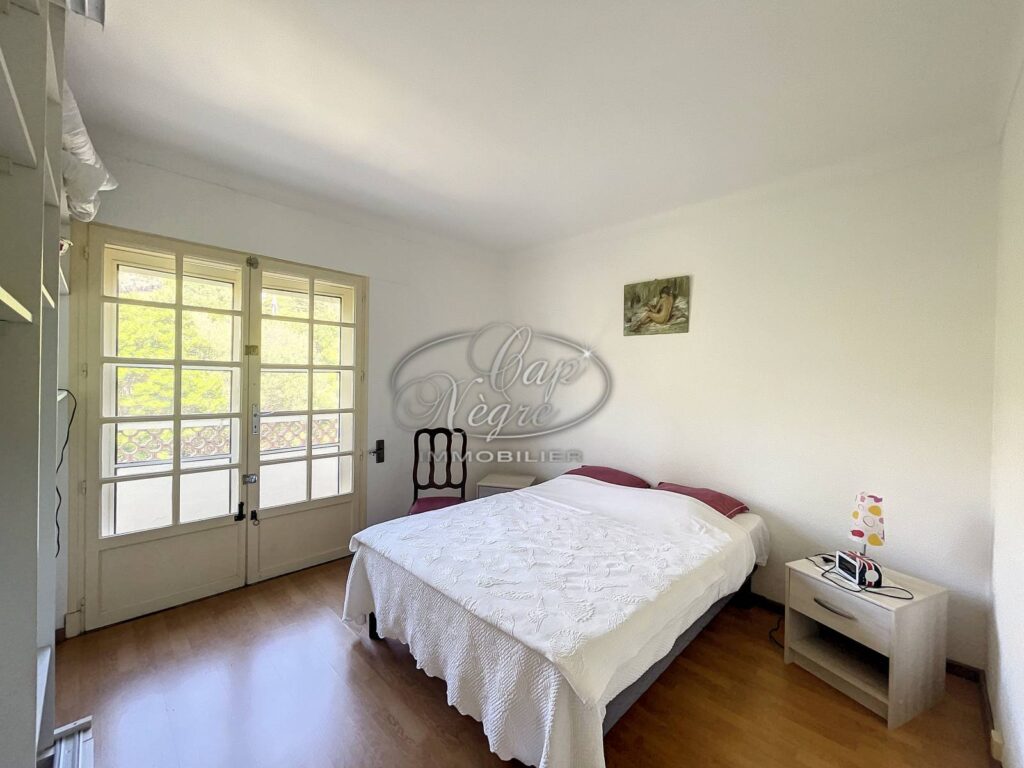 RAYOL CANADEL SUR MER – MAISON DE CHARME – NR pièces – 5 chambres – 181 m²