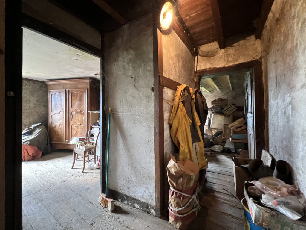 Maison de campagne élevée sur 3 niveaux avec jardin attenant – 5 pièces – 3 chambres – 120 m²