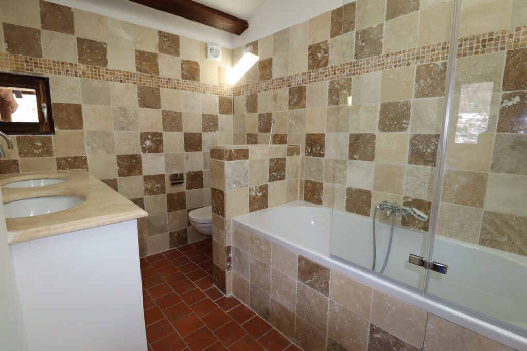 Magnifique Chalet rénové à la FOUX d’Allos – RARE Ancienne f – 10 pièces – 6 chambres – 276 m²