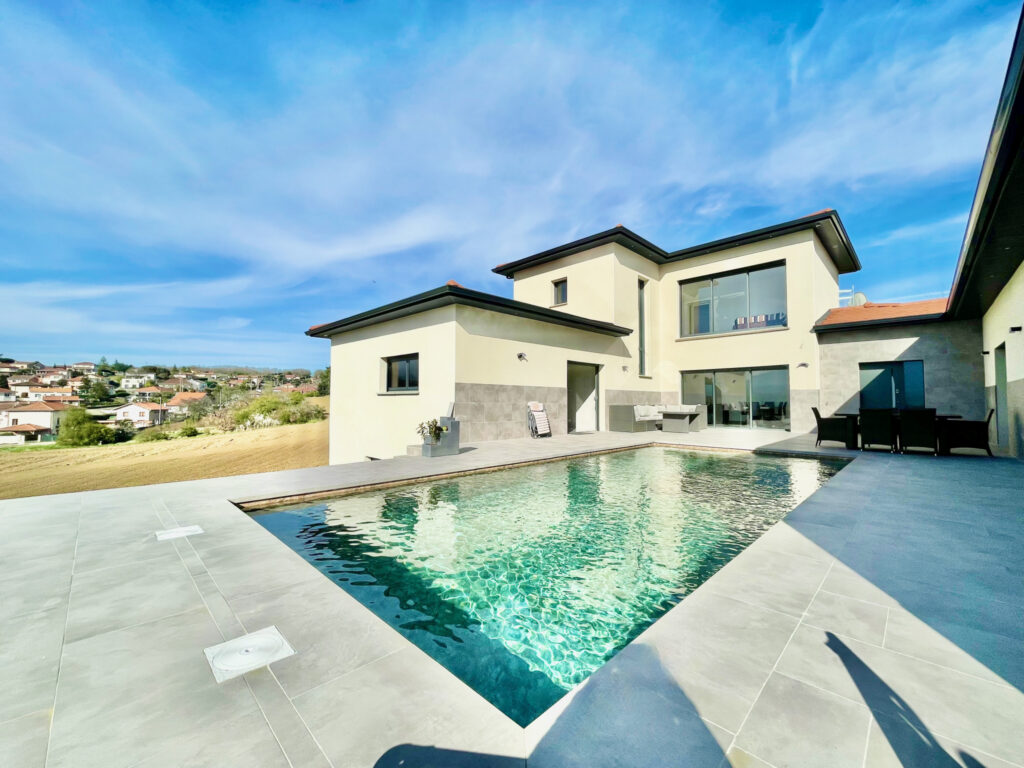 VILLA DE PRESTIGE – 6 pièces – 4 chambres – 273 m²