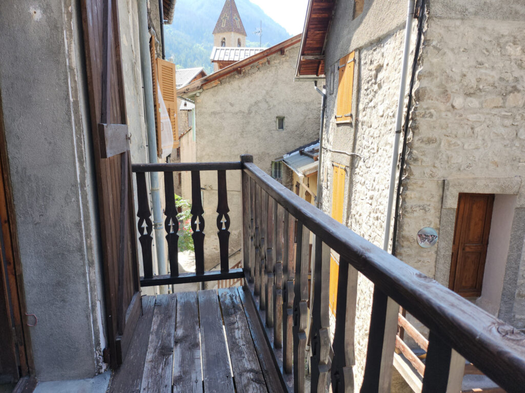 Belle Maison de village Plein sud – Très belle vue dégagée – 9 pièces – 5 chambres – 168 m²