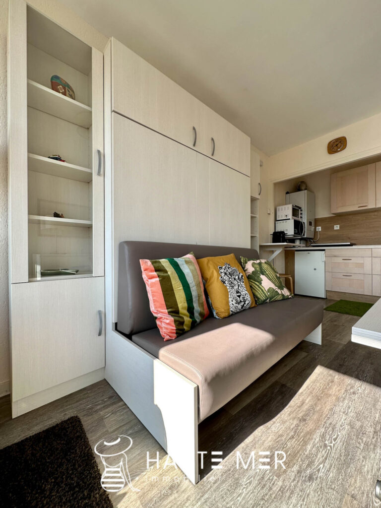 LOUP – vue dégagée sur le Palais et la Mer – 1 pièce – NR chambres – 29.33 m²