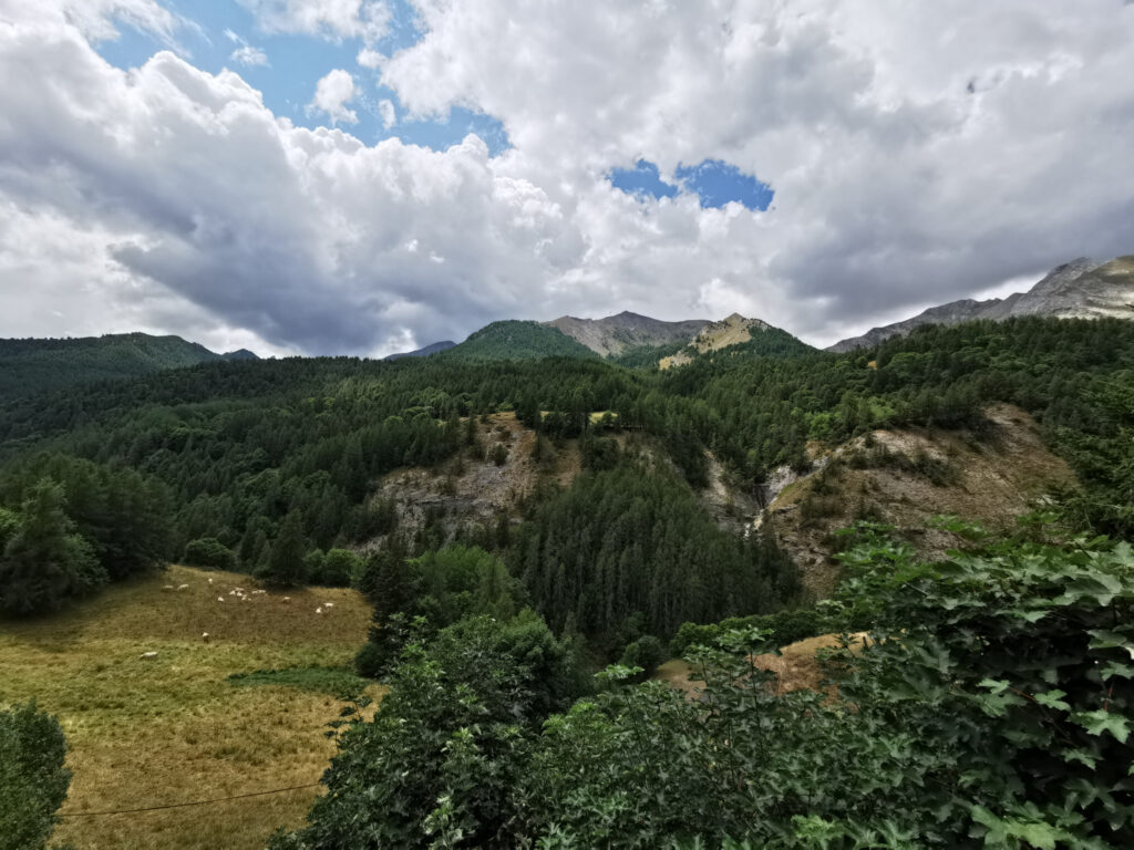 Magnifique Chalet rénové à la FOUX d’Allos – RARE Ancienne f – 10 pièces – 6 chambres – 276 m²