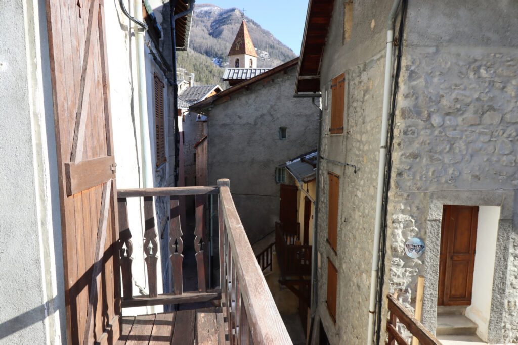 Belle Maison de village Plein sud – Très belle vue dégagée – 9 pièces – 5 chambres – 168 m²