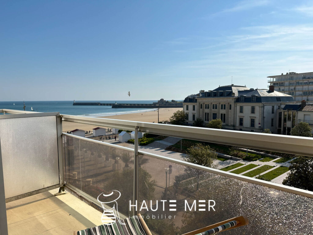 LOUP – vue dégagée sur le Palais et la Mer – 1 pièce – NR chambres – 29.33 m²