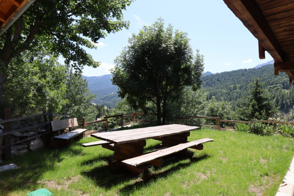 Magnifique Chalet rénové à la FOUX d’Allos – RARE Ancienne f – 10 pièces – 6 chambres – 276 m²