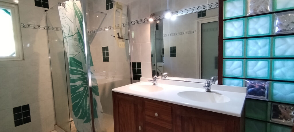 Direct immobilier, à vendre : Maison F9 285 m2 LA POSSESSION – 9 pièces – 6 chambres – 285 m²