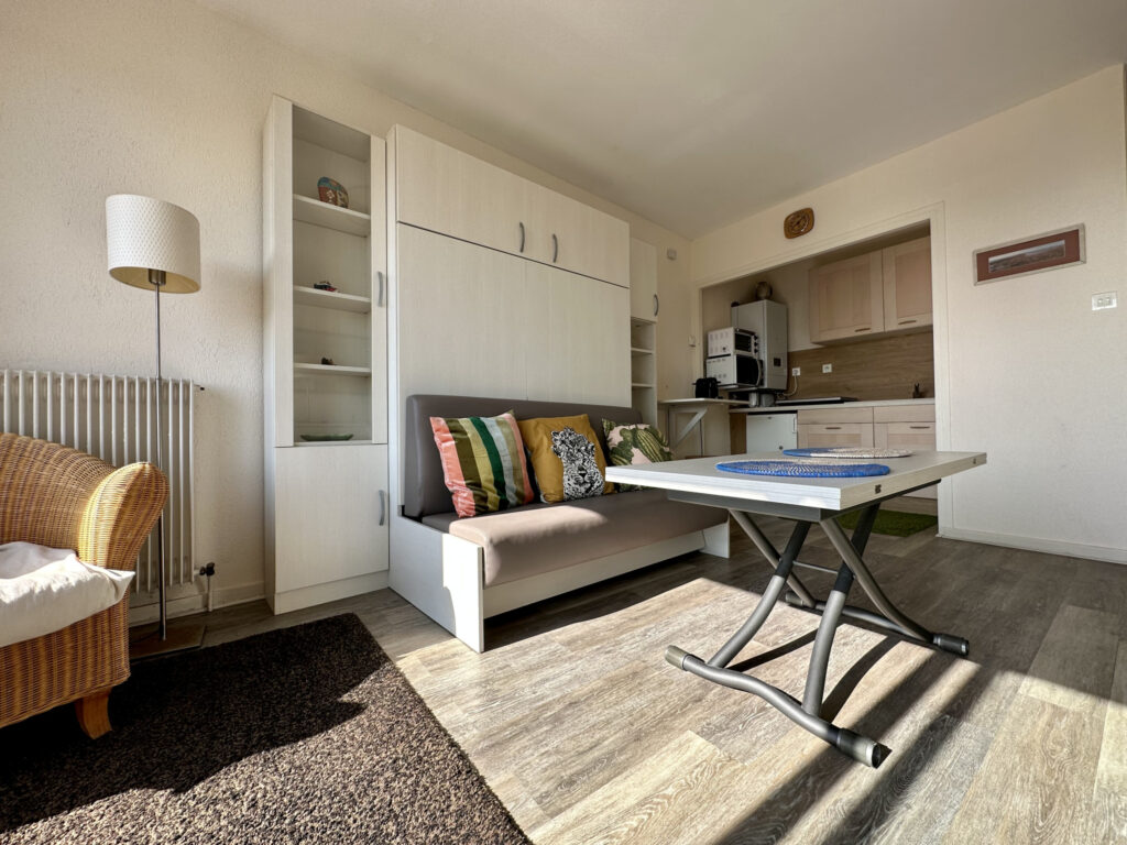 LOUP – vue dégagée sur le Palais et la Mer – 1 pièce – NR chambres – 29.33 m²