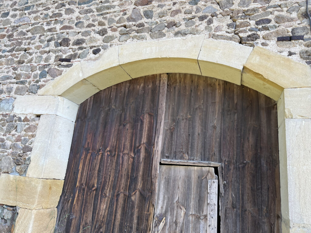 Maison de campagne élevée sur 3 niveaux avec jardin attenant – 5 pièces – 3 chambres – 120 m²