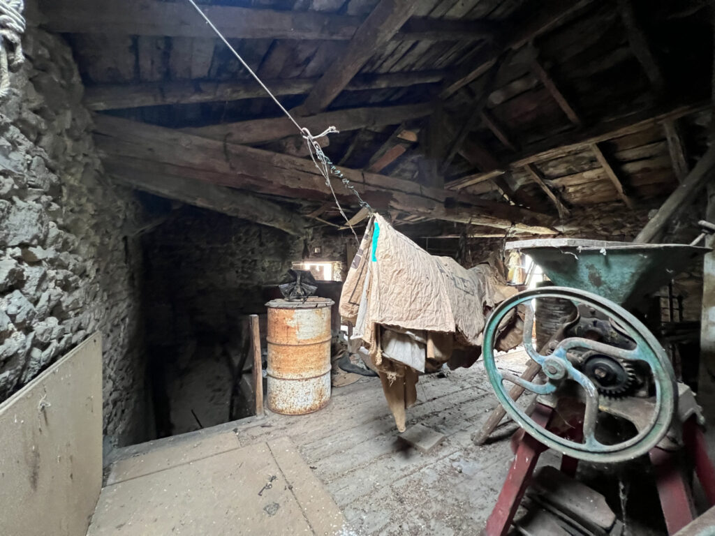 Maison de campagne élevée sur 3 niveaux avec jardin attenant – 5 pièces – 3 chambres – 120 m²