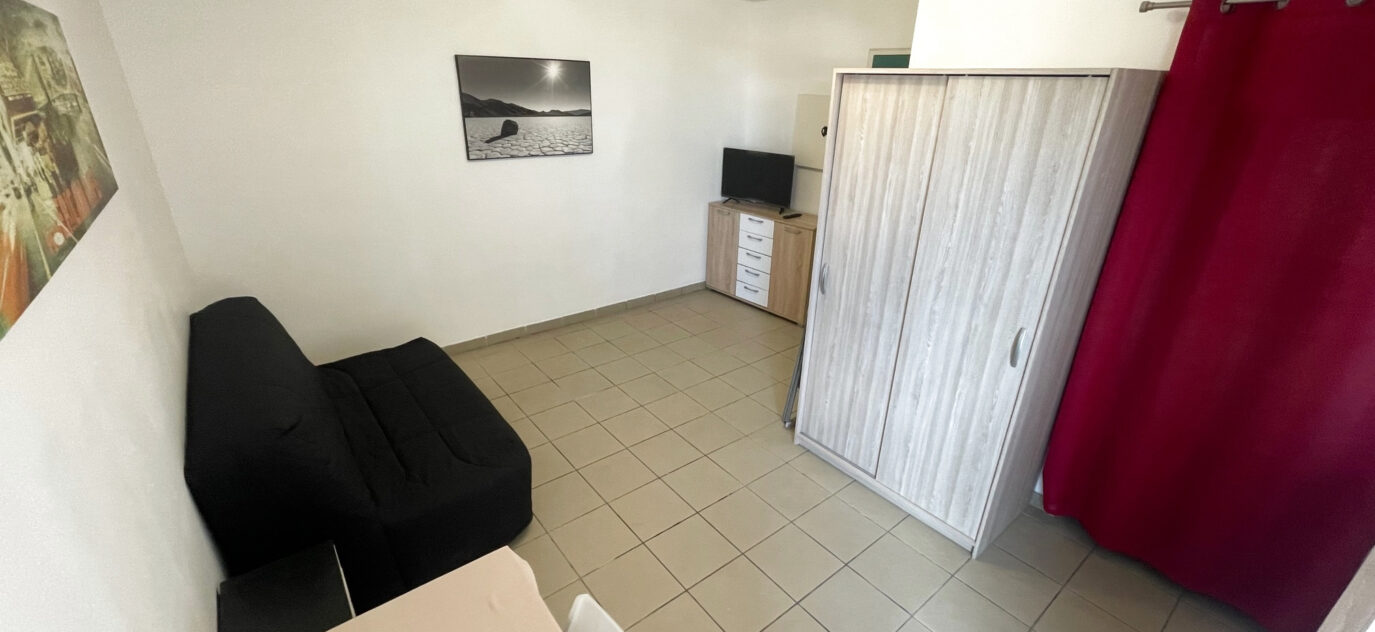 Direct immobilier, à vendre : STUDIO 19 m2 Saint-Denis, Cent – 1 pièce – NR chambres – 19 m²