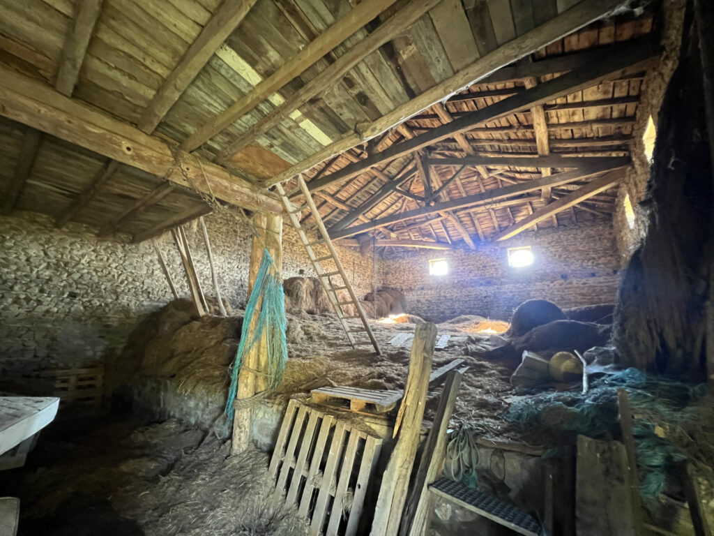 Maison de campagne élevée sur 3 niveaux avec jardin attenant – 5 pièces – 3 chambres – 120 m²