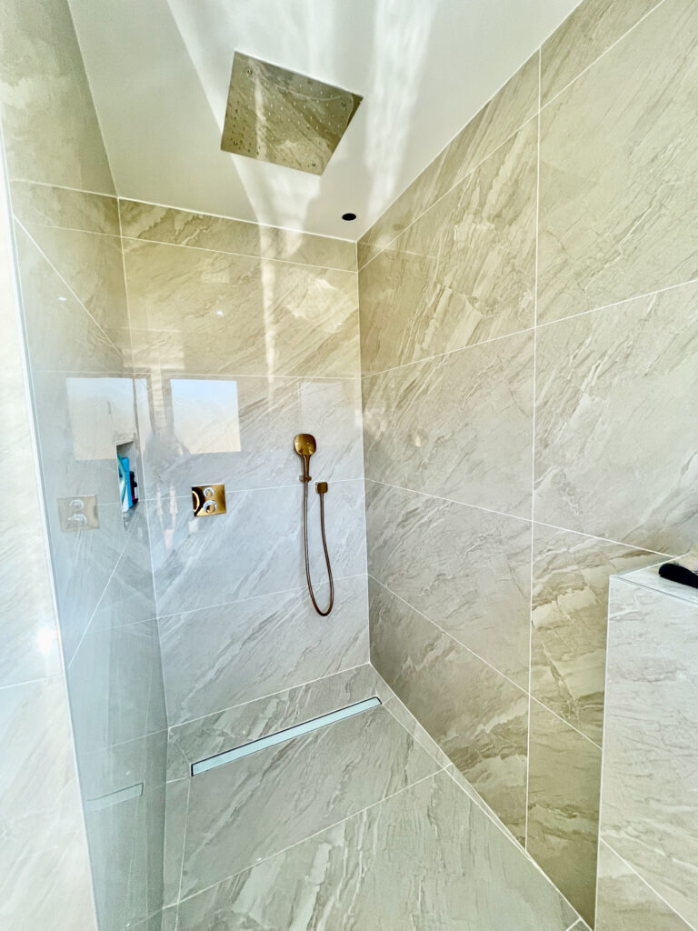 VILLA DE PRESTIGE – 6 pièces – 4 chambres – 273 m²