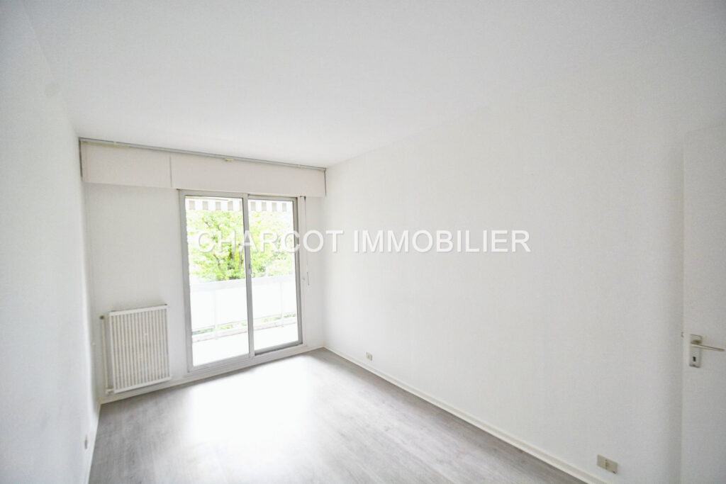 LYON 3ème –  Vaste APPARTEMENT de type T5 + CAVE + GARAGE EN – 5 pièces – 3 chambres – 116 m²