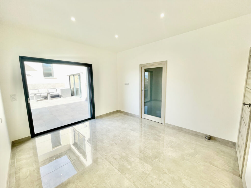 VILLA DE PRESTIGE – 6 pièces – 4 chambres – 273 m²