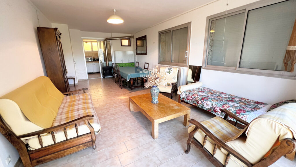 Villa 8 pièces de 167 m2 avec vue dégagée + une dépendance d – 8 pièces – 4 chambres – 167 m²