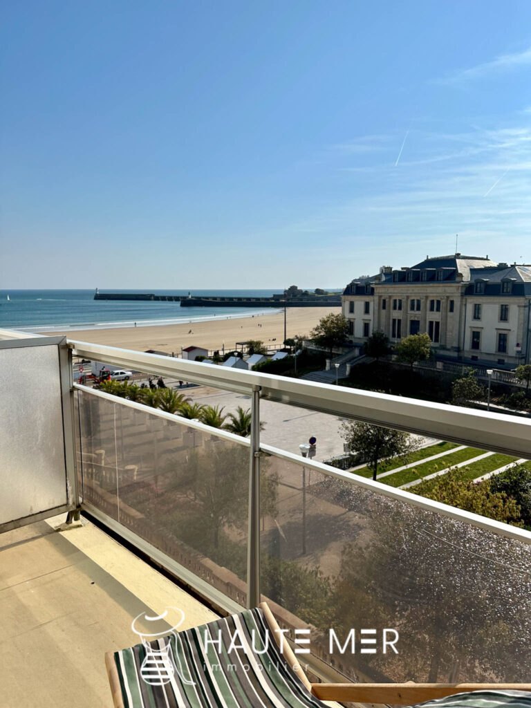 LOUP – vue dégagée sur le Palais et la Mer – 1 pièce – NR chambres – 29.33 m²