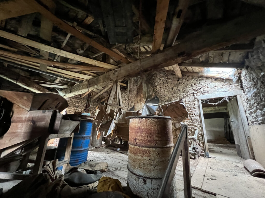 Maison de campagne élevée sur 3 niveaux avec jardin attenant – 5 pièces – 3 chambres – 120 m²