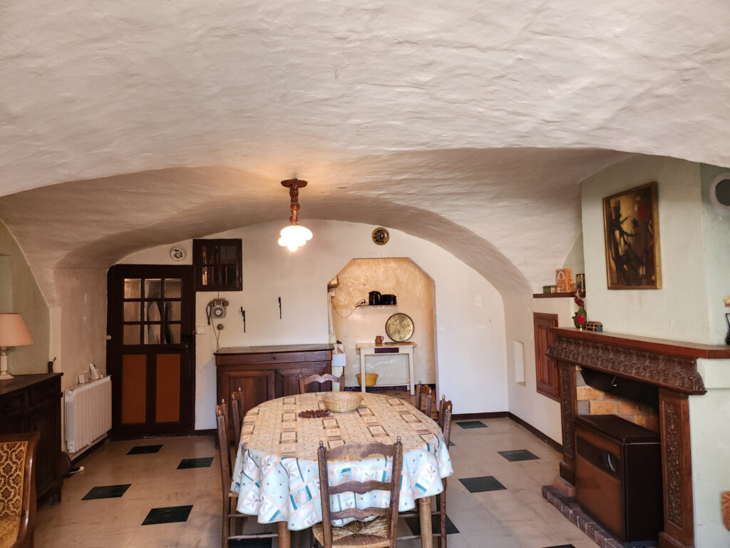 Belle Maison de village Plein sud – Très belle vue dégagée – 9 pièces – 5 chambres – 168 m²