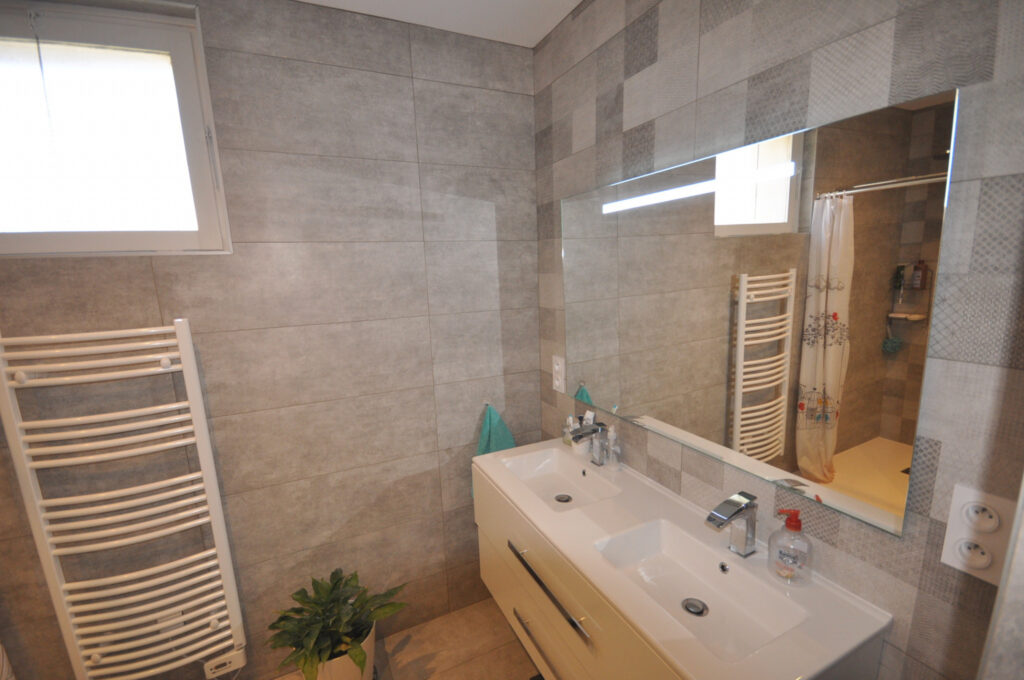 Auterive-Maison 4 pièces 240 m2 – 4 pièces – 3 chambres – 240 m²