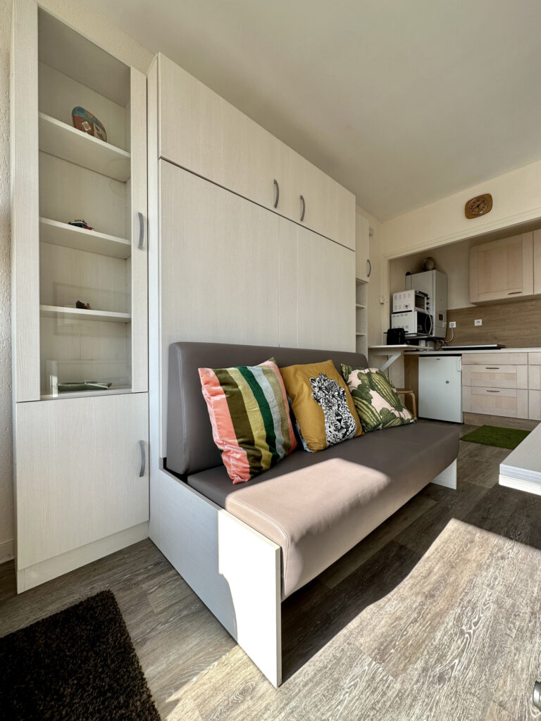 LOUP – vue dégagée sur le Palais et la Mer – 1 pièce – NR chambres – 29.33 m²