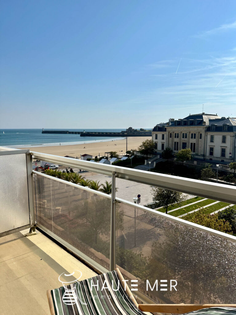 LOUP – vue dégagée sur le Palais et la Mer – 1 pièce – NR chambres – 29.33 m²