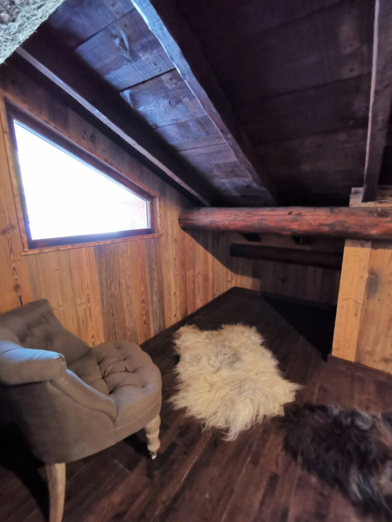 Magnifique Chalet rénové à la FOUX d’Allos – RARE Ancienne f – 10 pièces – 6 chambres – 276 m²