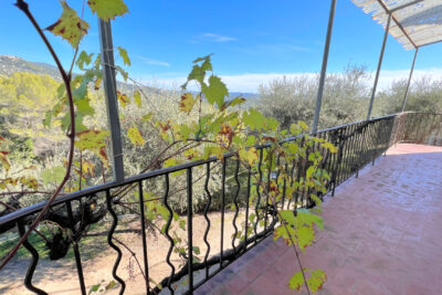 Villa 8 pièces de 167 m2 avec vue dégagée + une dépendance d – 8 pièces – 4 chambres – 167 m²