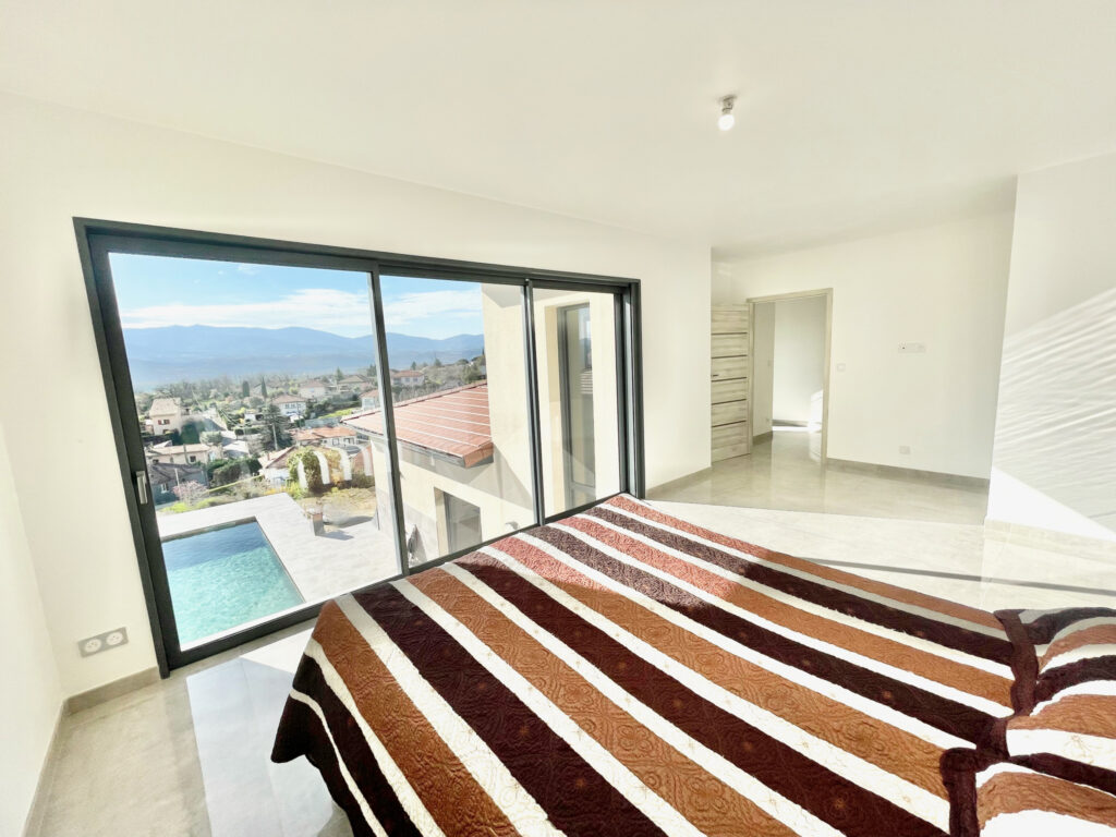 VILLA DE PRESTIGE – 6 pièces – 4 chambres – 273 m²