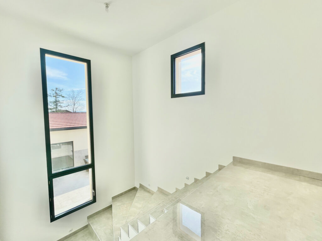 VILLA DE PRESTIGE – 6 pièces – 4 chambres – 273 m²