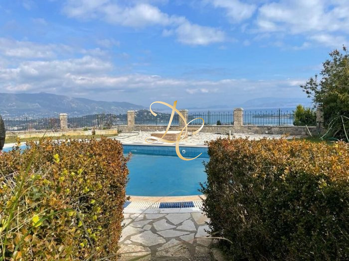 Maison Corfou – 5 pièces – 3 chambres – 147 m²